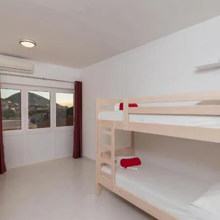 Free Bird - Bed In Bed Mixed 5 Holiday home *